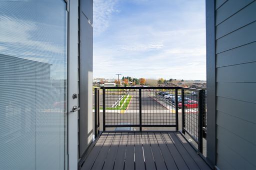Listing photo thumbnail