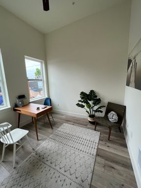 Listing photo thumbnail