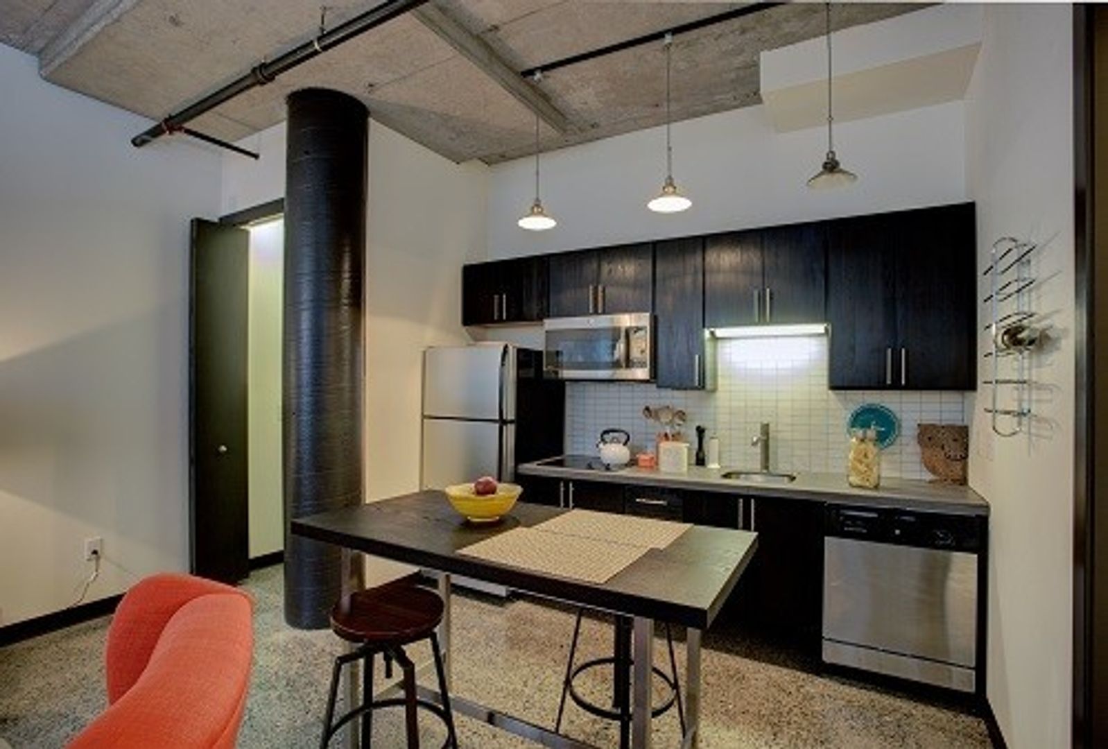 Portland Apartment: 610 NW 17th Ave