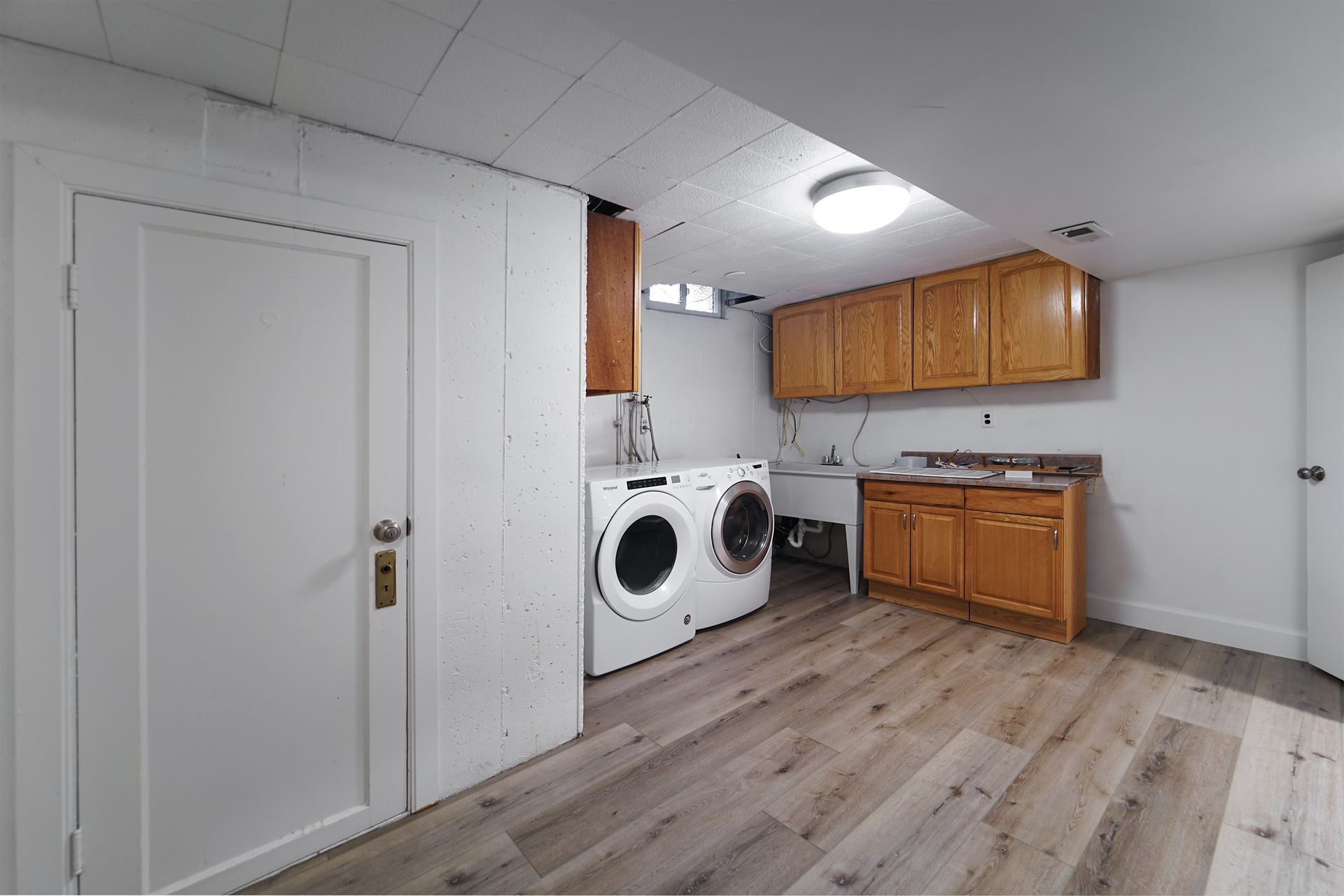 Laundry room at Hamilton House (1 of 3)