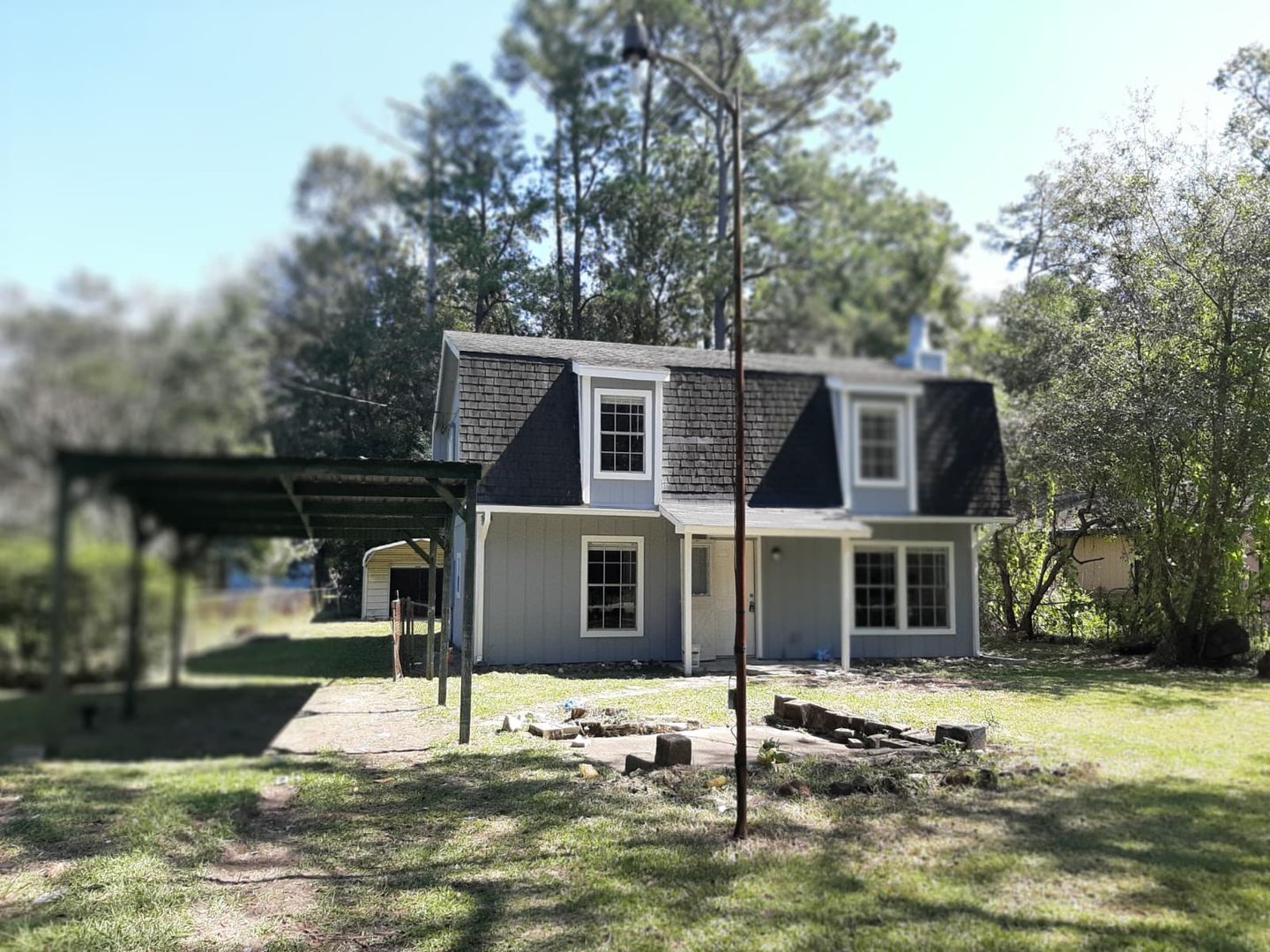 Vidor House: 425 Connell Road