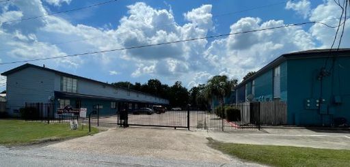 Great 2 Story apartment in a gated community!