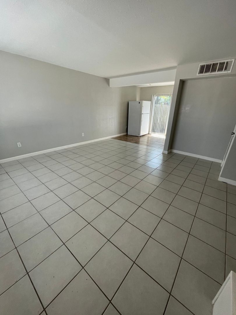 Bridge City Apartment: 200 Bower Dr
