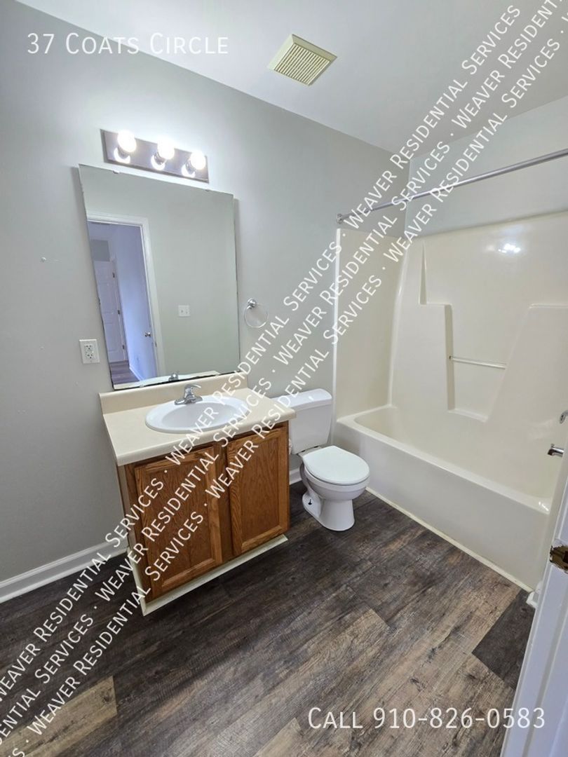 Benson House: 37 Coats Cir