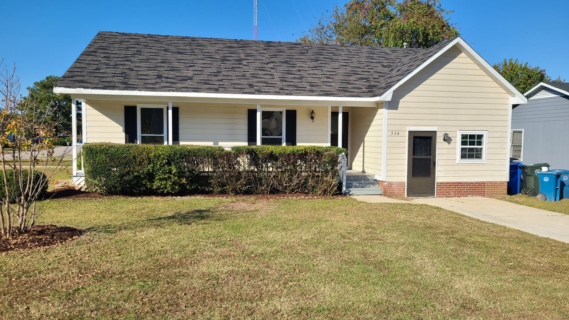Fayetteville House: 564 Jennings Farm Rd