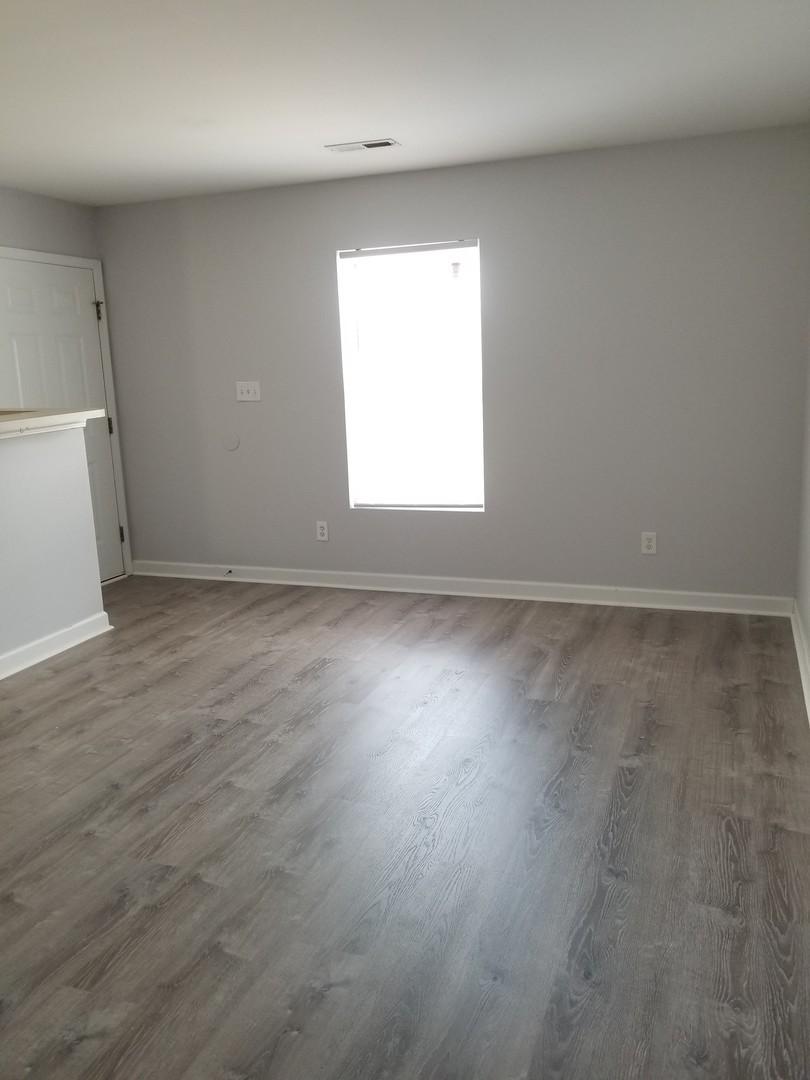 Benson House: 65 Coats Cir