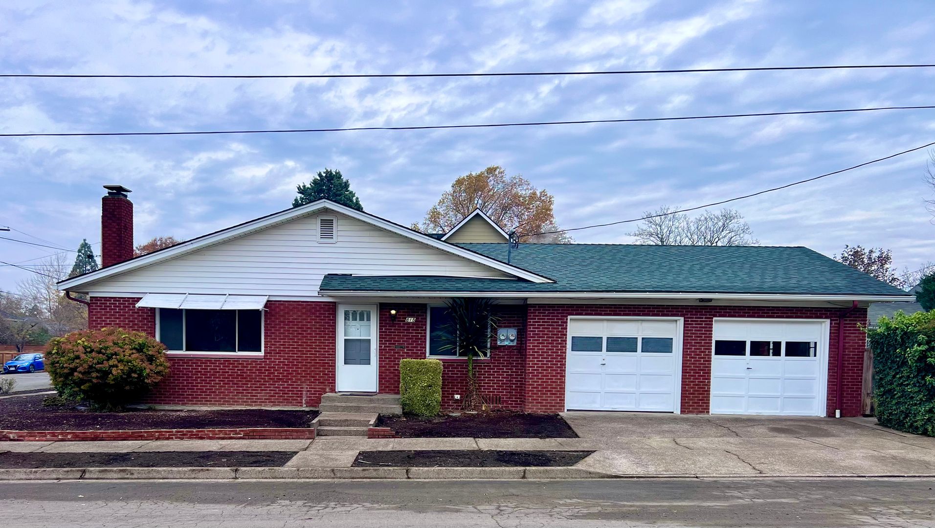 Albany Apartment: 8th & Takena