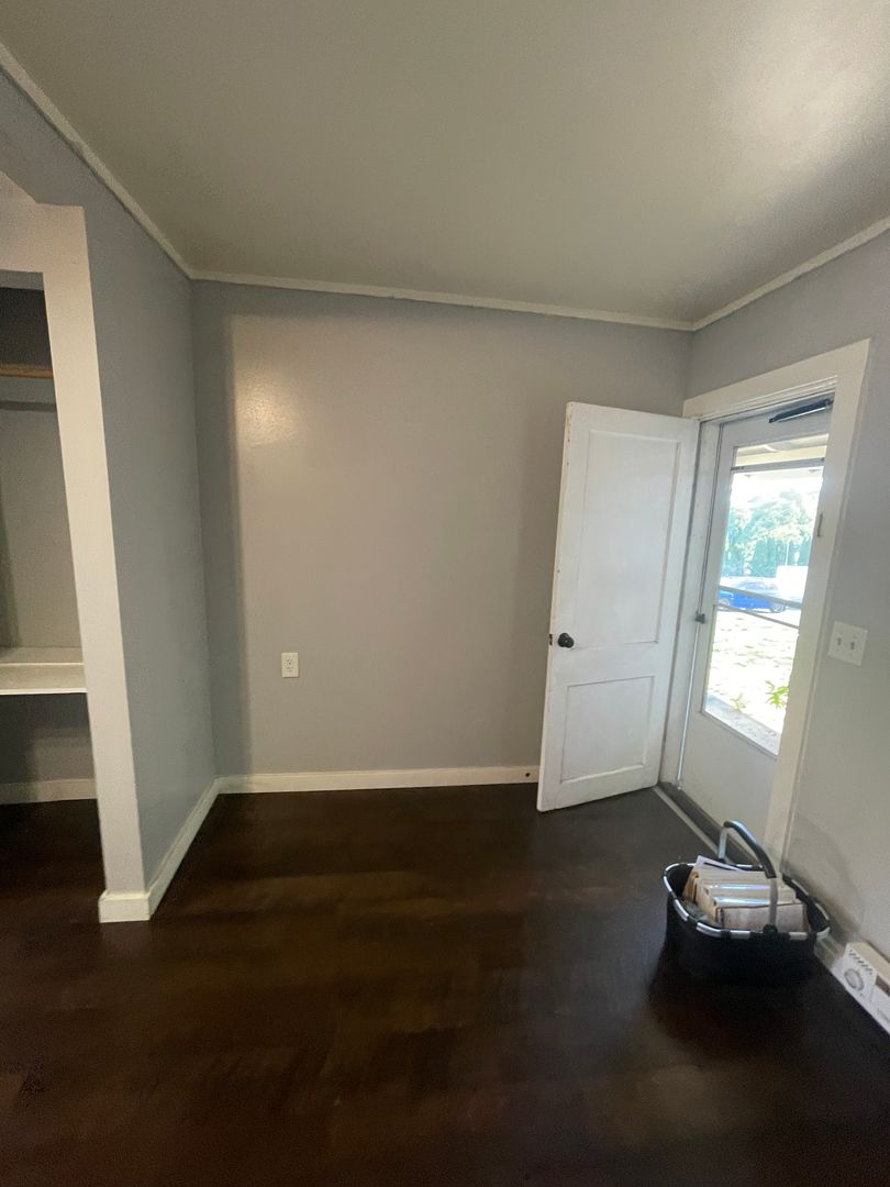 Bingen Apartment: 310 W Franklin Street