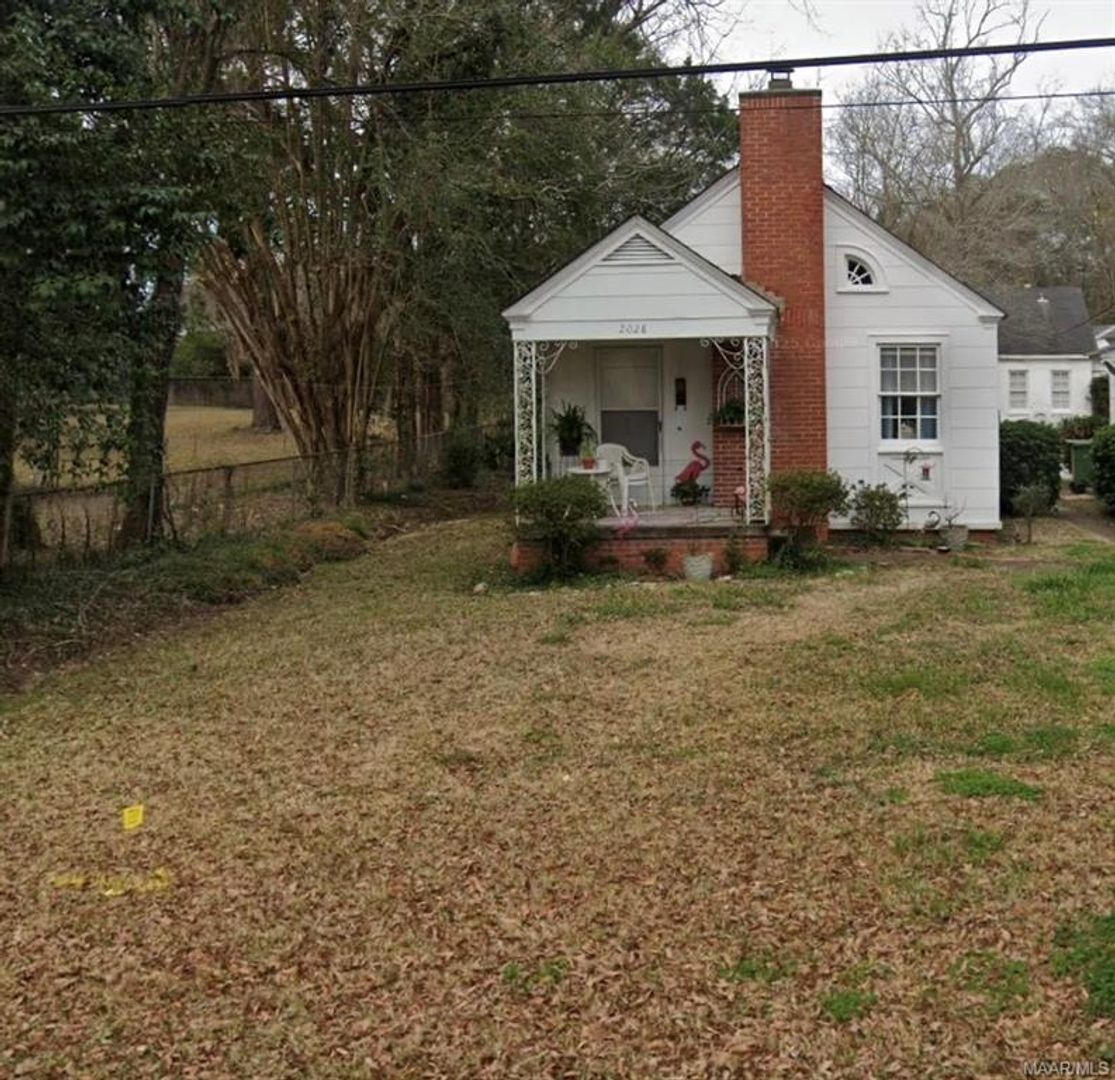 Montgomery House: 2028 Ridge Ave