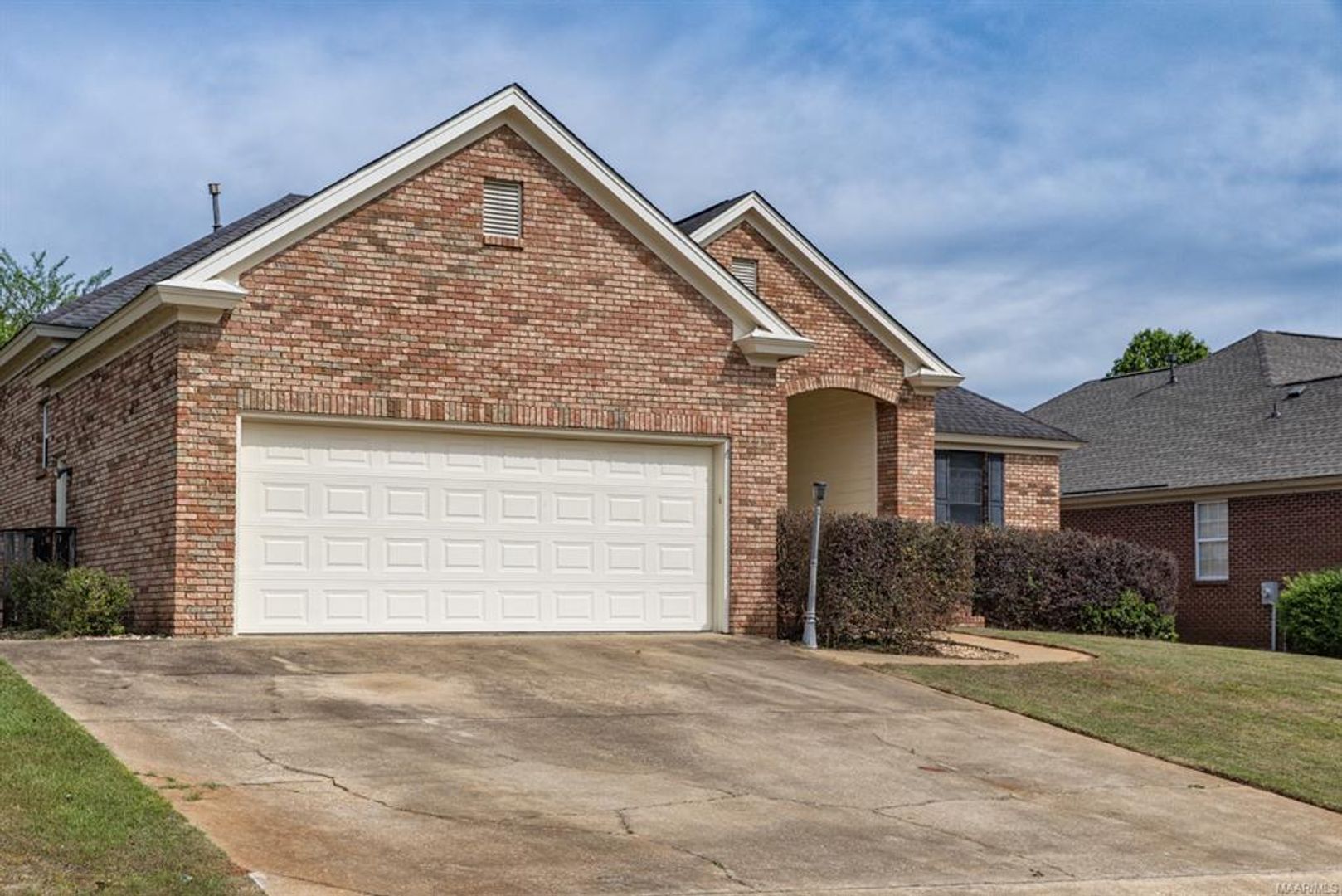 Prattville House: 616 Castlebrook Drive