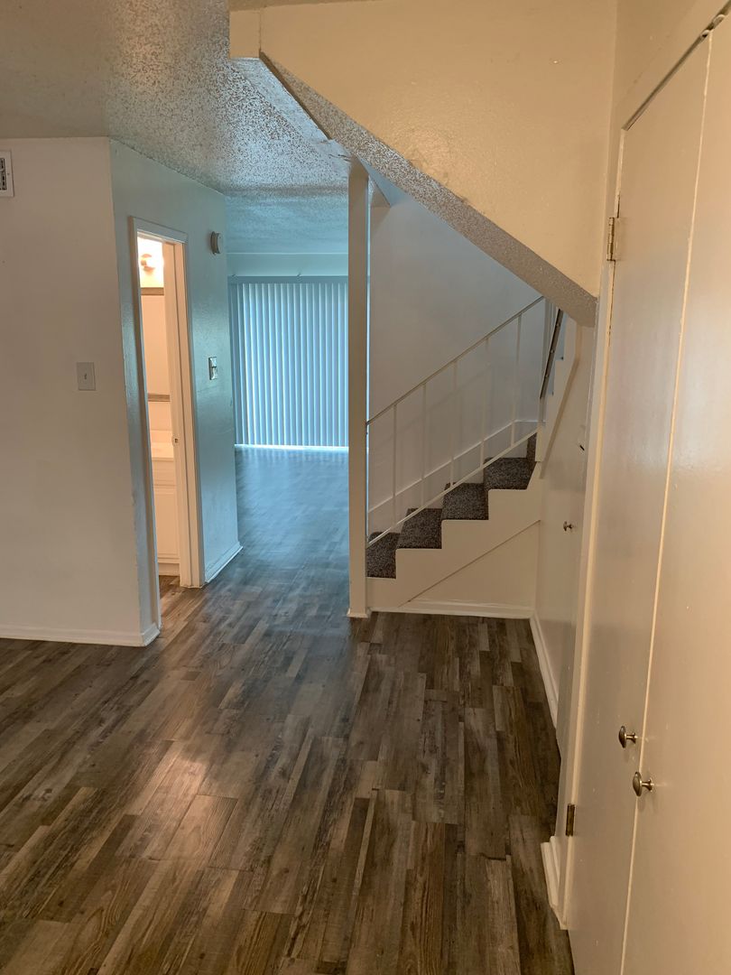 Pantego Apartment: 3206 Green Tee Drive