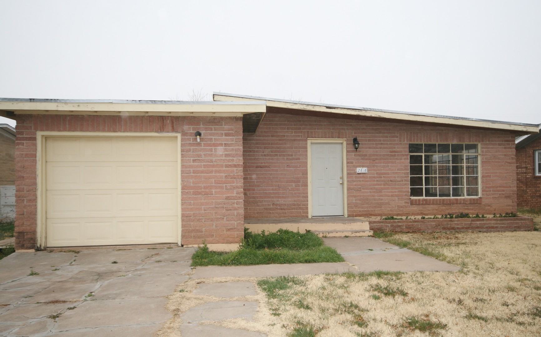 Clovis House: 2616 Sheldon St.