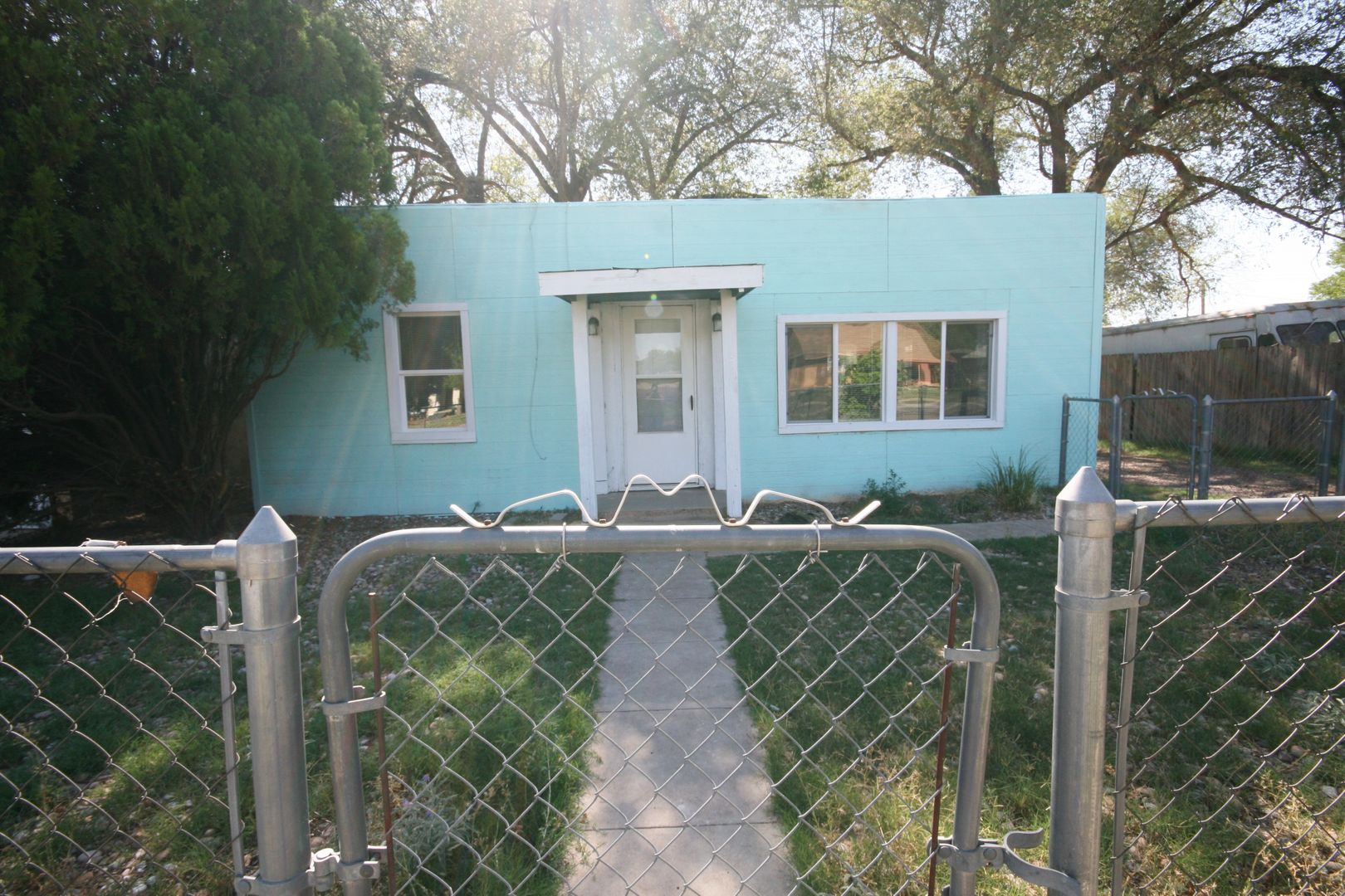 Clovis House: 1008 Thornton St.