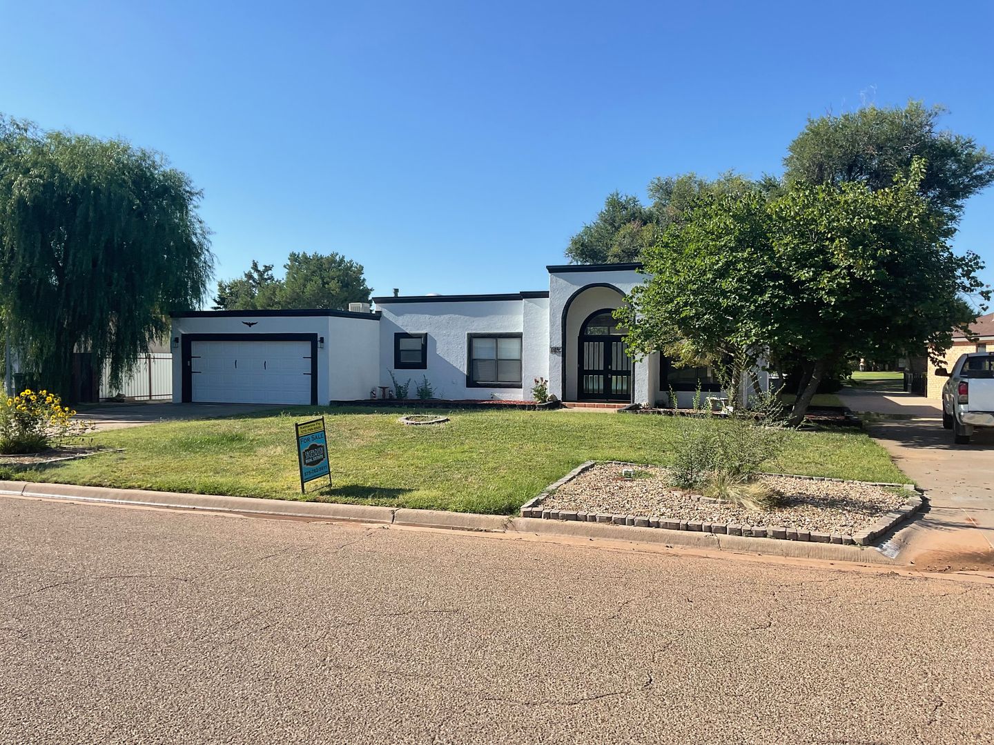 Clovis House: 321 Diamondhead Dr.