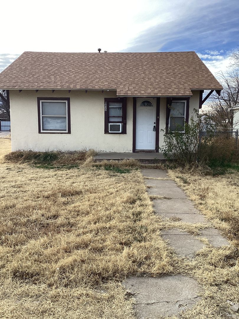 Portales House: 1420 S Ave F