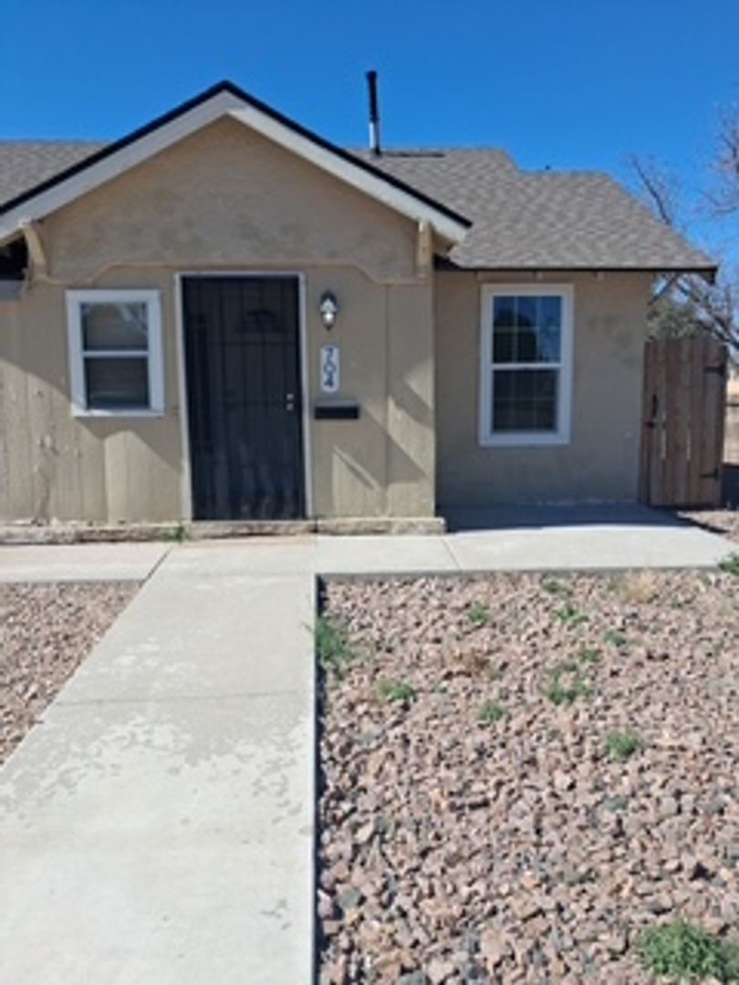 Portales House: 704 S Abilene Ave