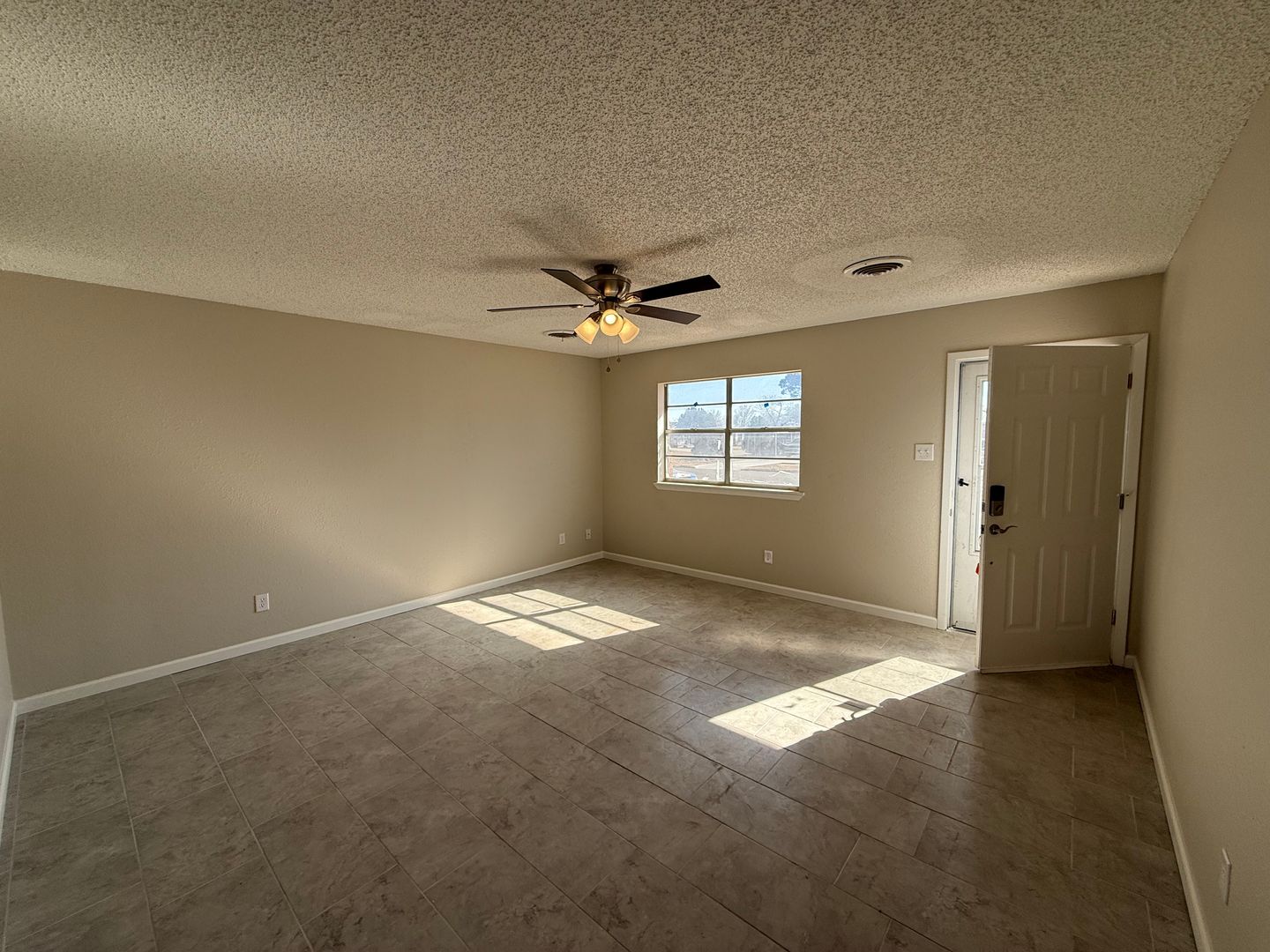 Clovis Apartment: 1000 Ash