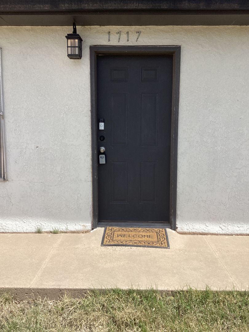 Portales House: 1717 W 17th St
