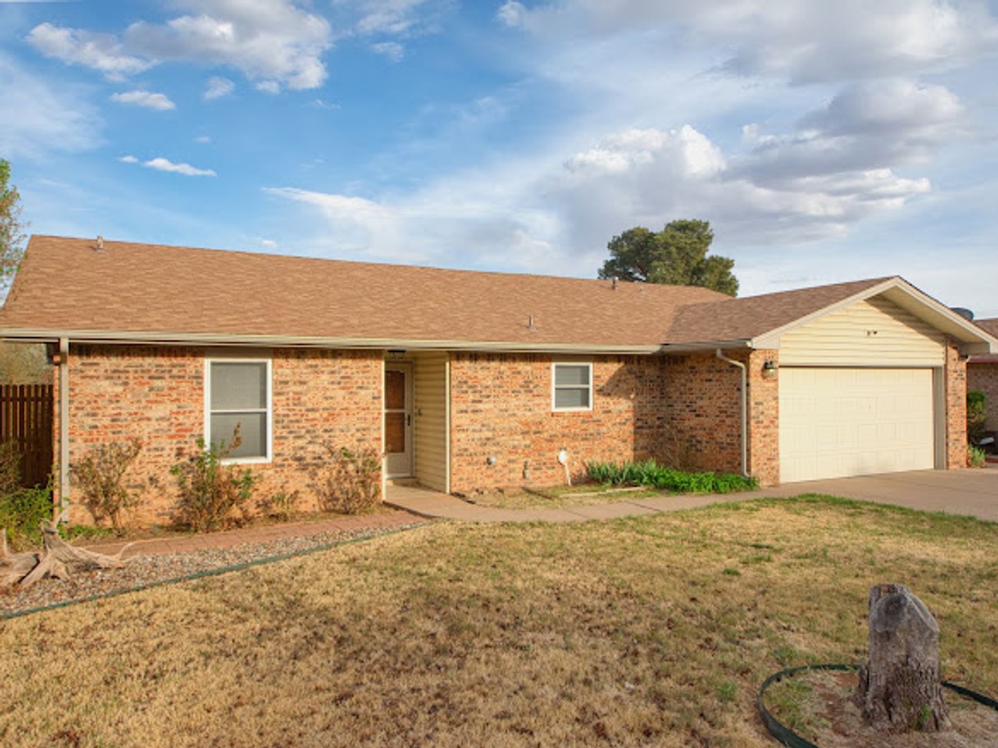 Clovis House: 3509 Linkwood Ln