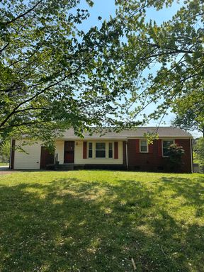 A quaint three bedroom one bath single family house in Lakewood Manor Subdivision – photo 1