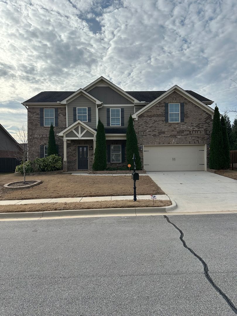 Huntsville House: 517 Balsam Terrace Way