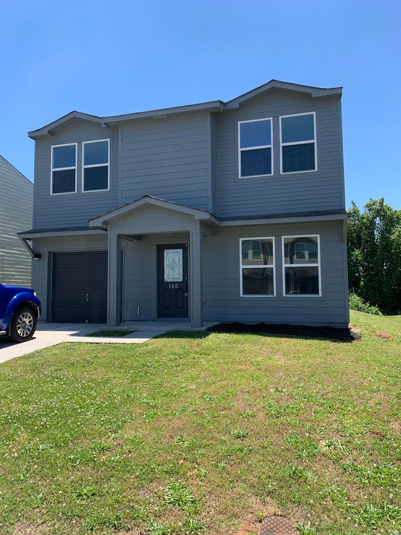 Huntsville House: 148 Whitestone Dr.