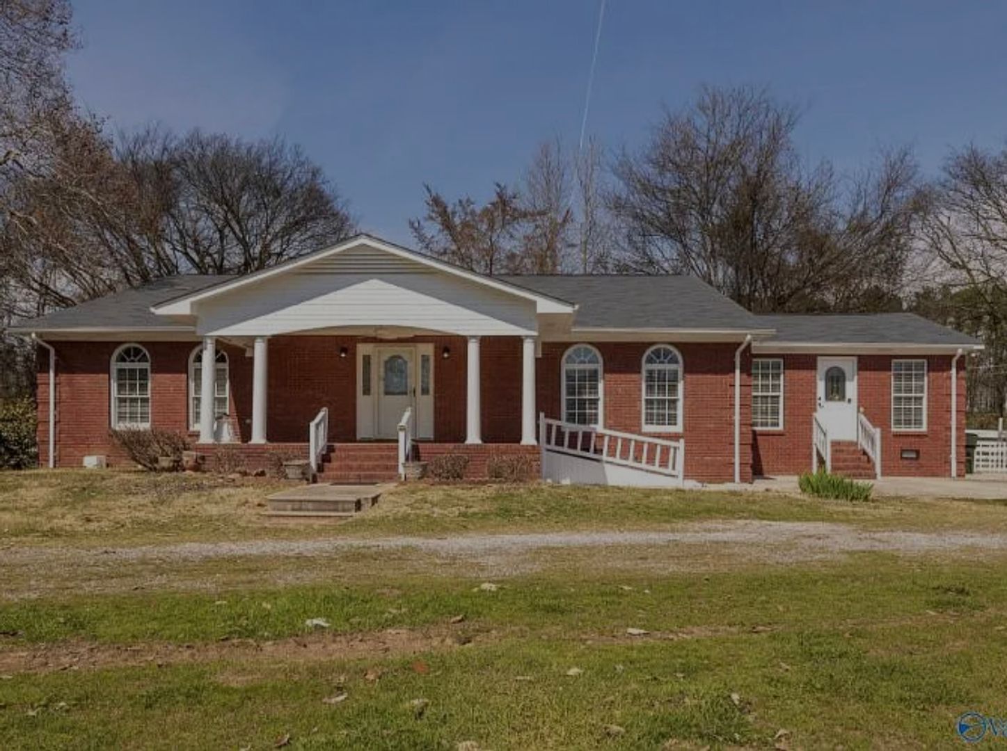 Brownsboro House: 4217 Highway 72 E