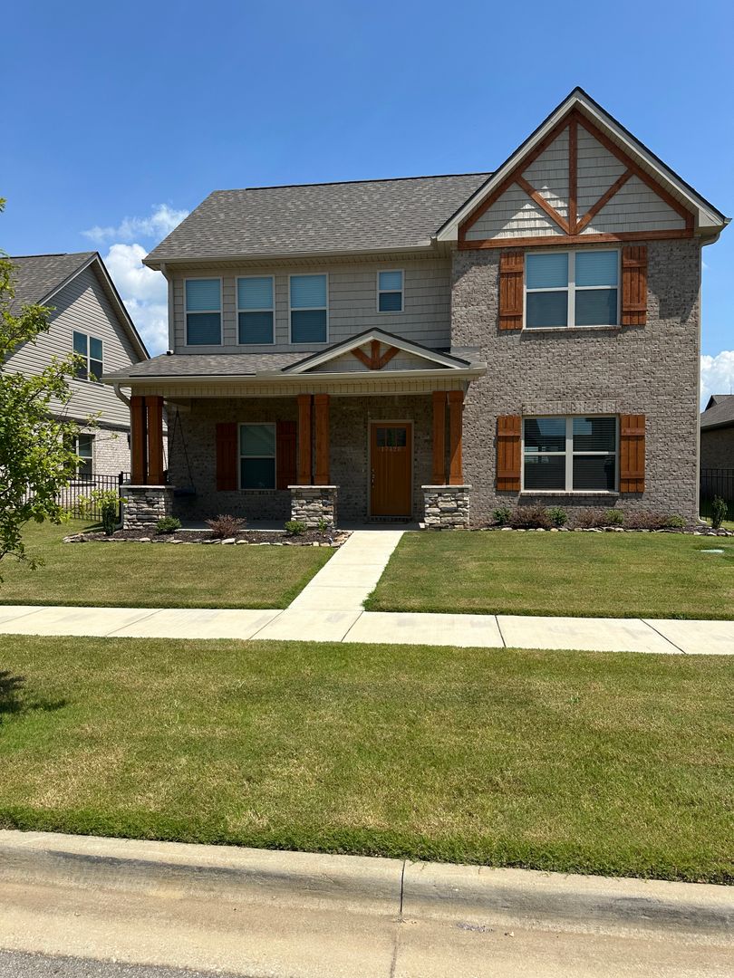 Athens House: 17428 Chelsea Street