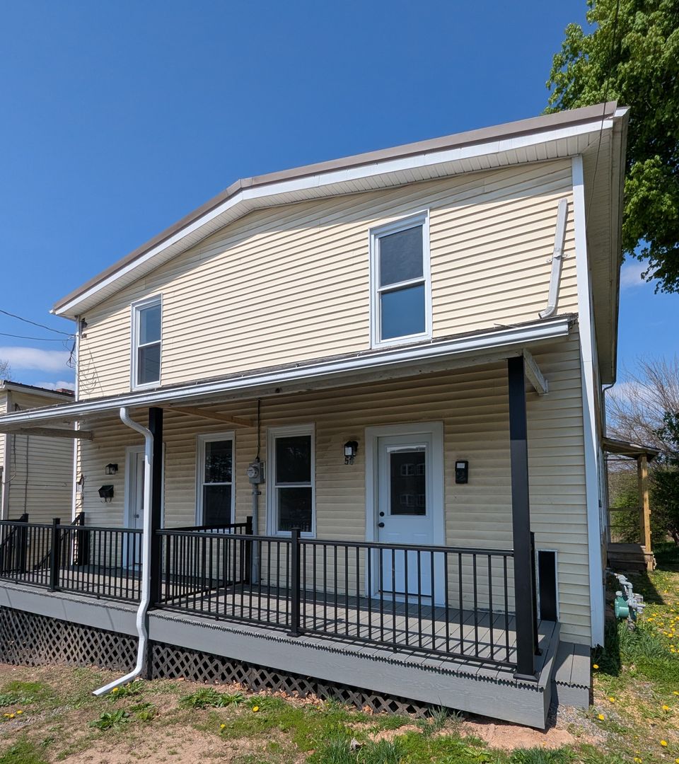 Montgomery Apartment: 56-58 Penn Street