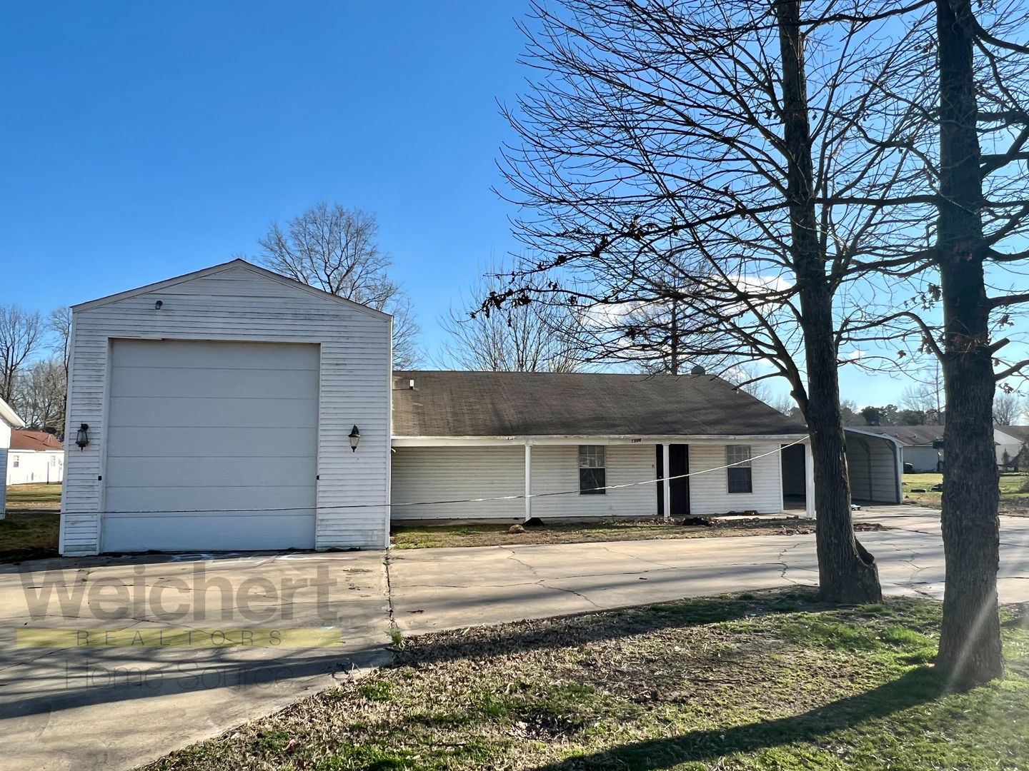 Paragould House: 1306 Barton Lane