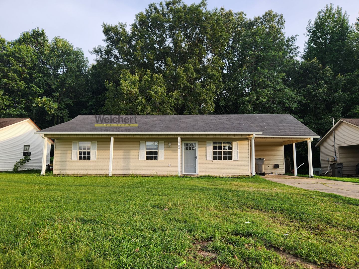 Paragould House: 3704 Shelby Drive