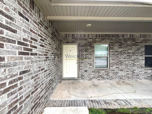 3 Bed, 2 Bath w/ high ceilings – photo 1