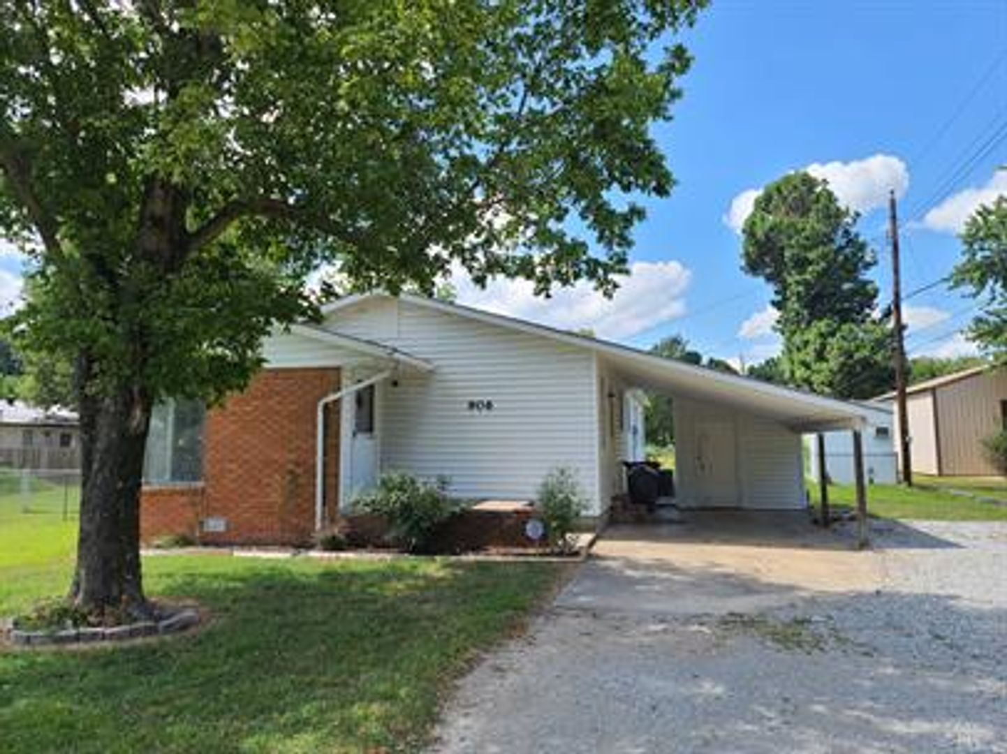 Paragould House: 906 Alice Street