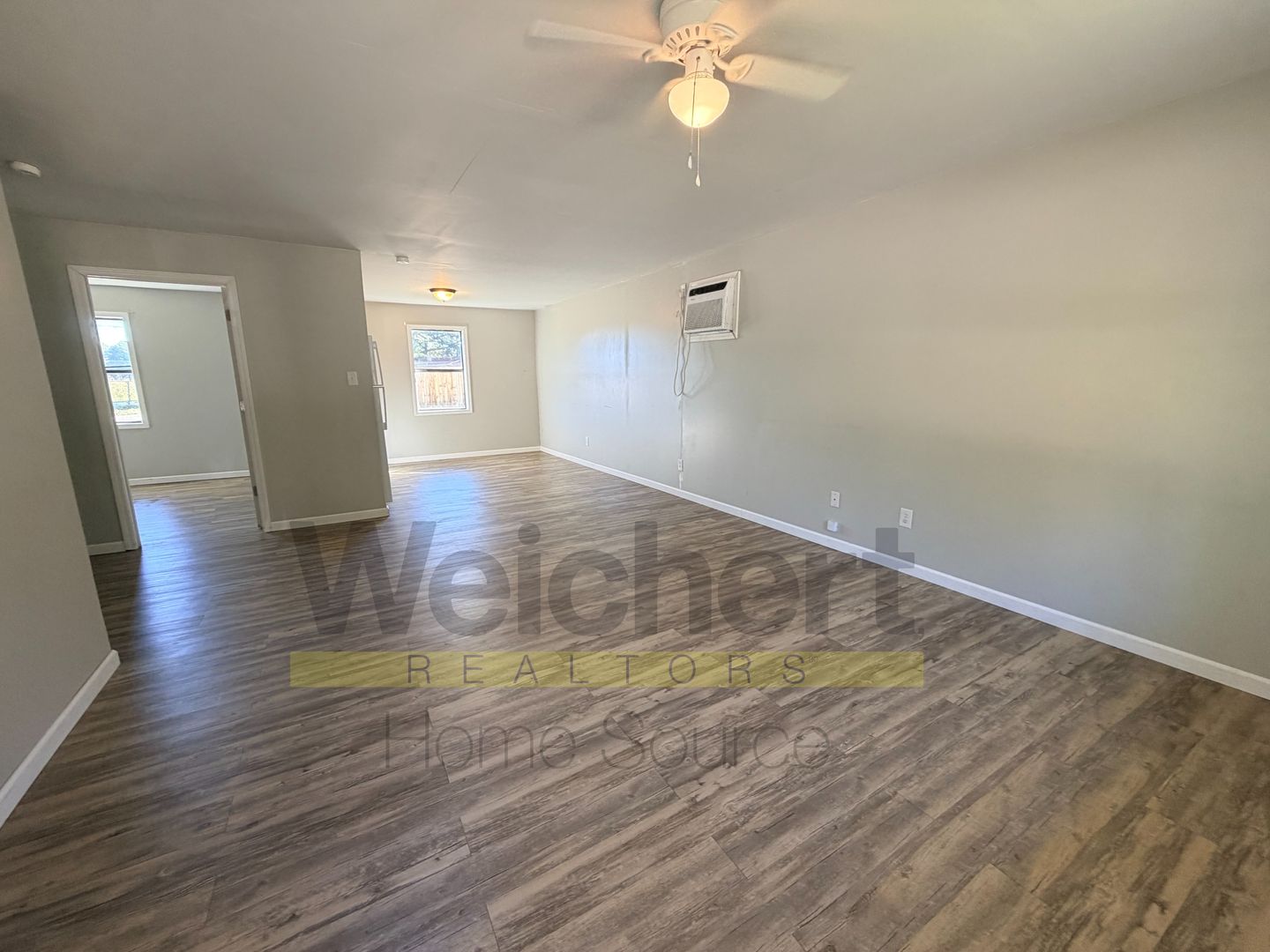 Paragould Apartment: 1900 East Lake Street