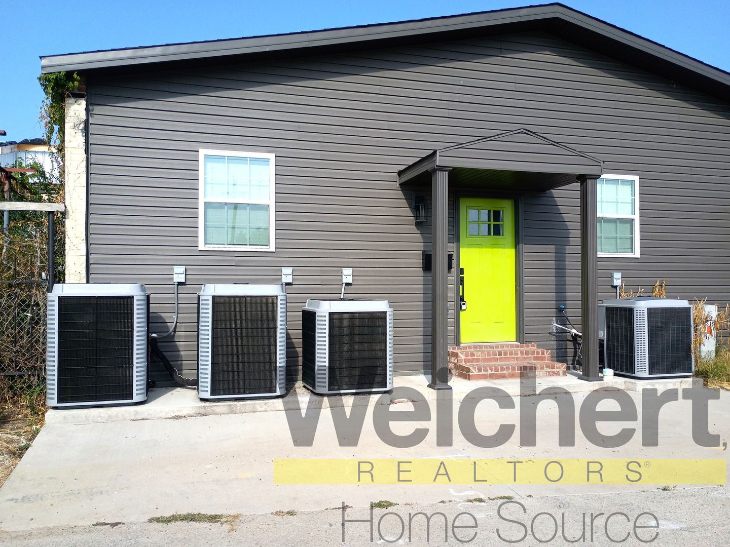 Paragould House: 213 R North Pruett Street