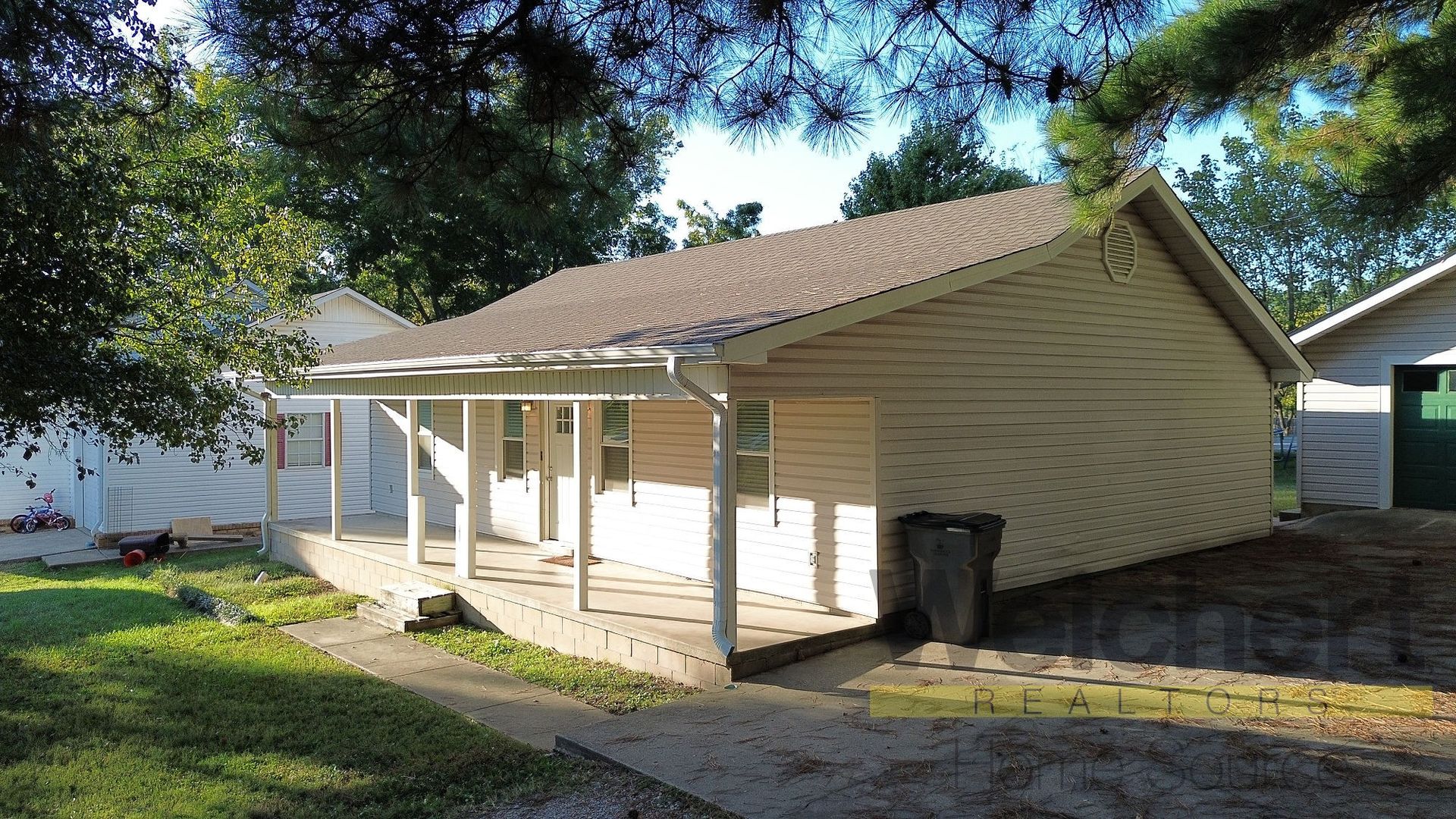 Paragould House: 811 Pinewood Drive