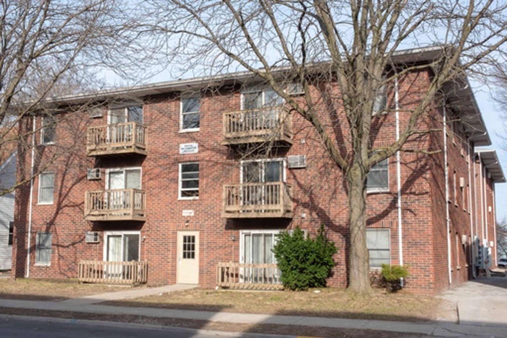 West Lafayette Apartment: 518 N. River Rd.