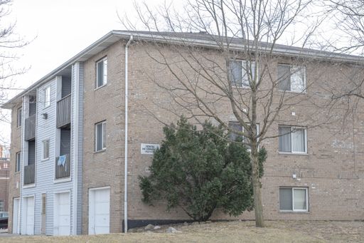 $850-$975/person - 2 Bedroom Apartment - 2 Blocks from Purdue - Available 2026-2027 – photo 1
