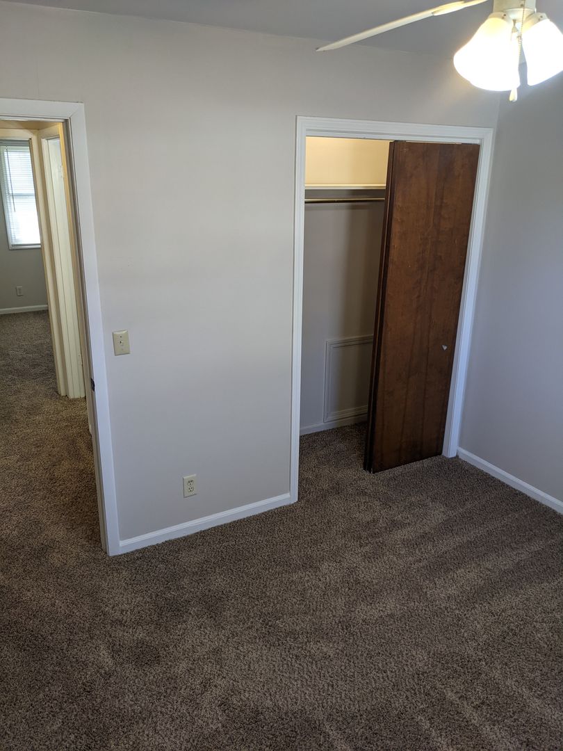 St. Joseph Apartment: 302 S Proctor Ln.