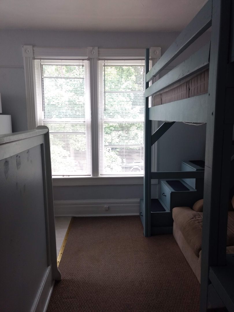 Urbana Apartment: 802 W. Illinois
