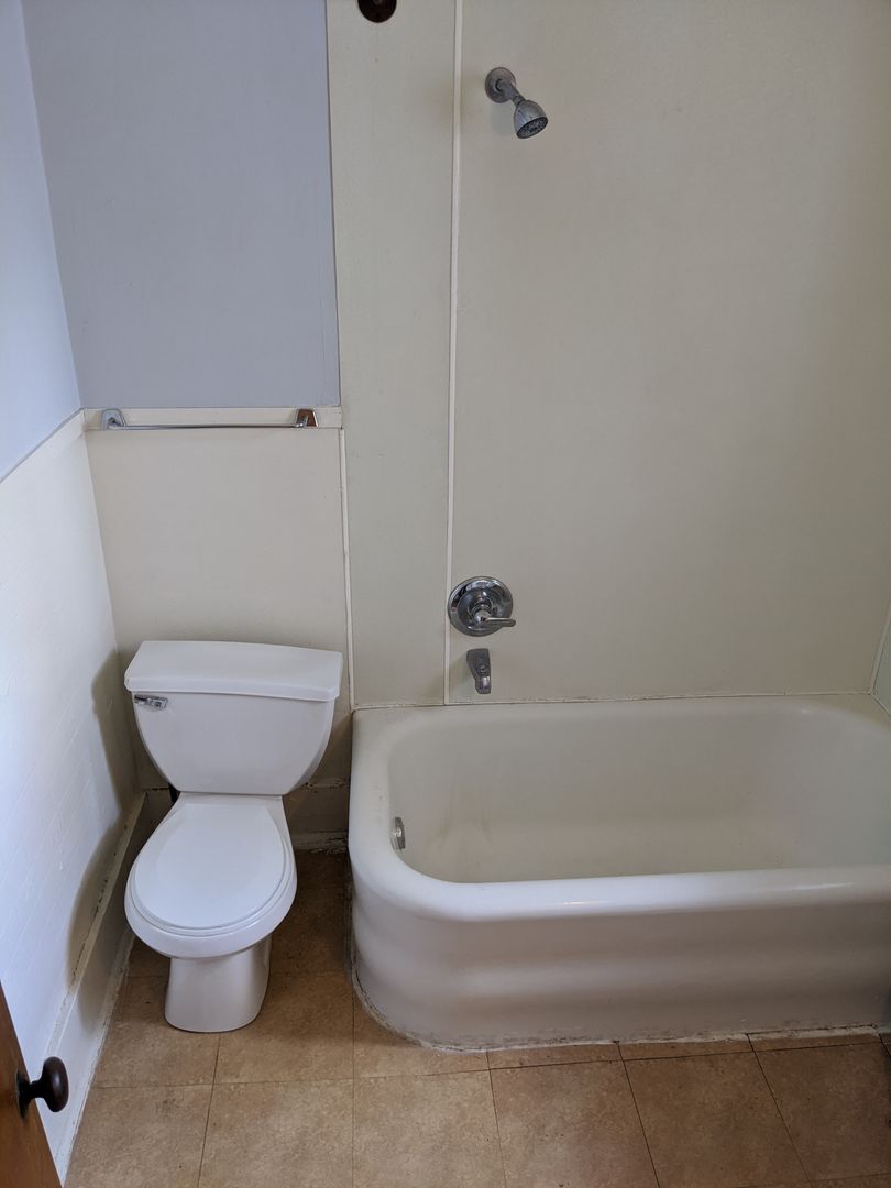 Urbana Apartment: 401 S. Race St.