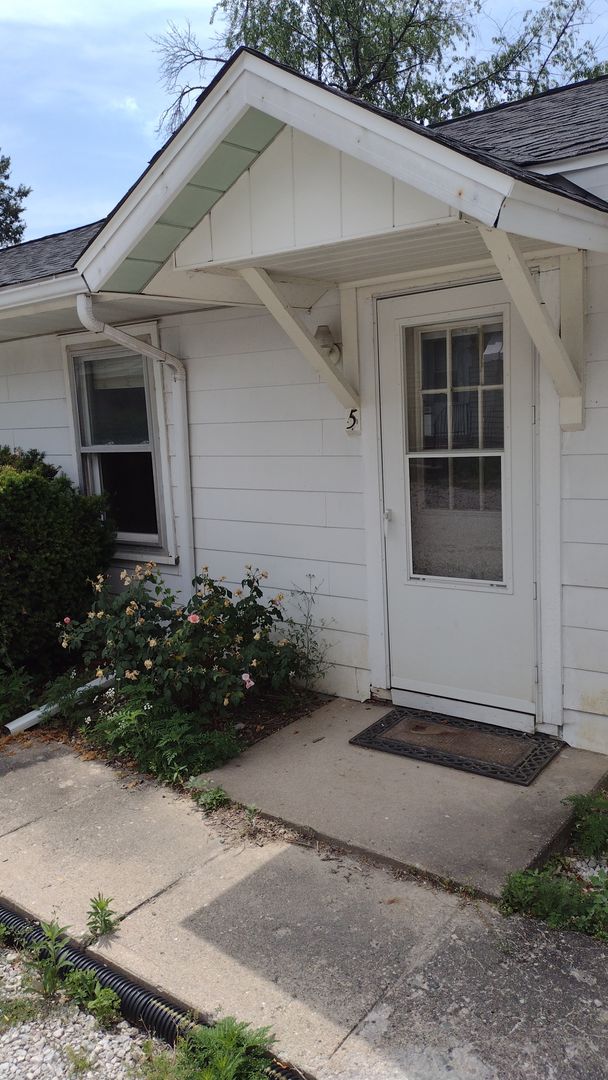 Urbana Apartment: 2204 E. University Ave.