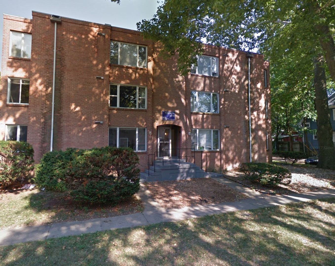 Urbana Apartment: 409 W Elm St