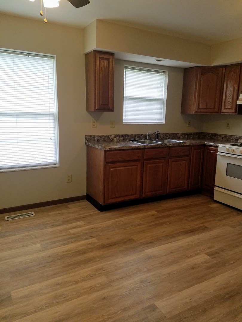 Sidney Apartment: 101 S. Bryan St.