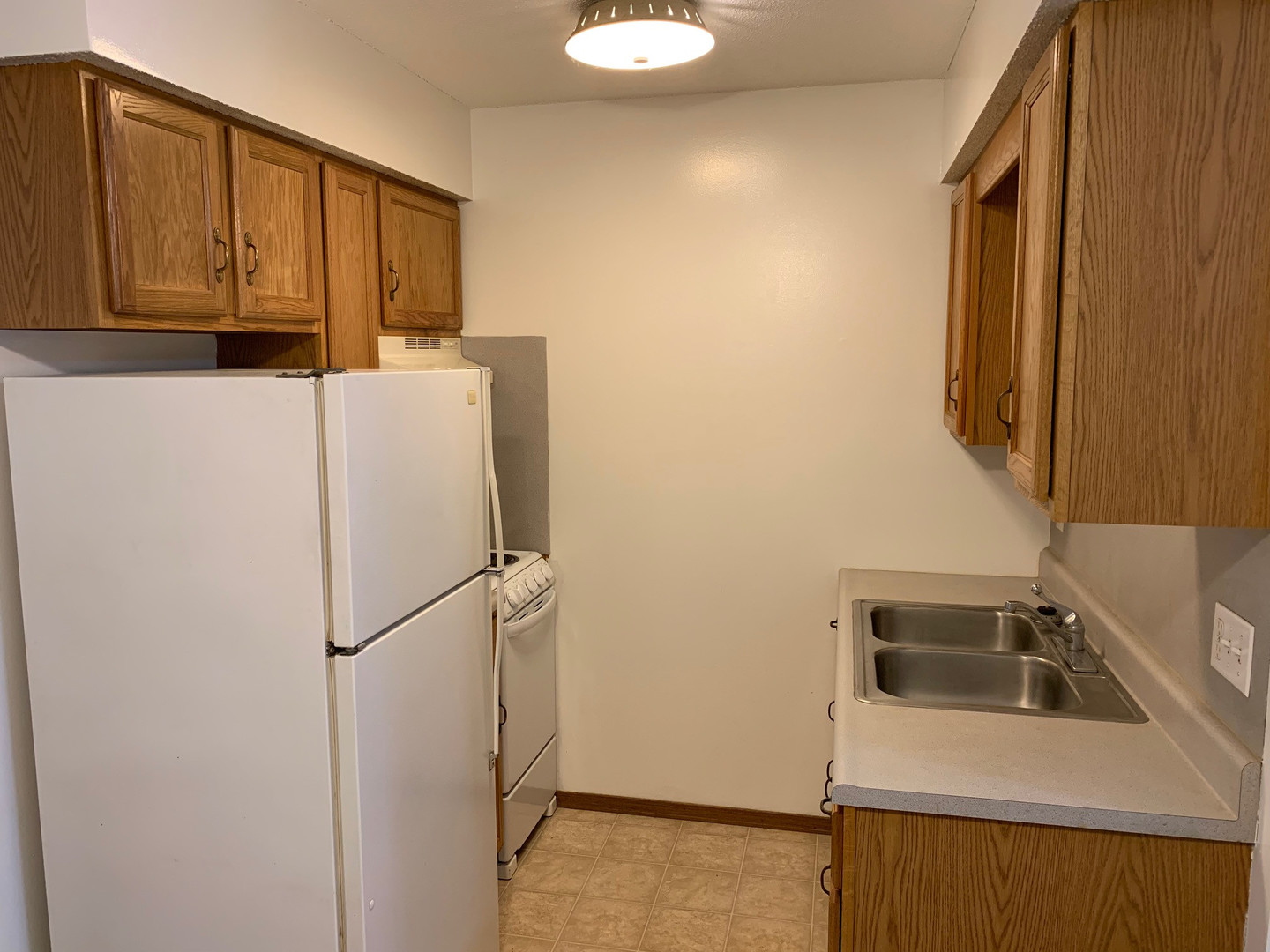 Urbana Apartment: 403 E. Elm St.