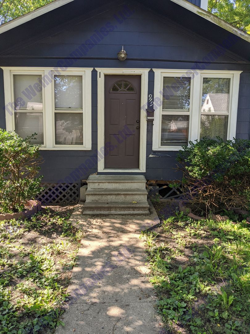 Champaign House: 919 W. Beardsley Ave.