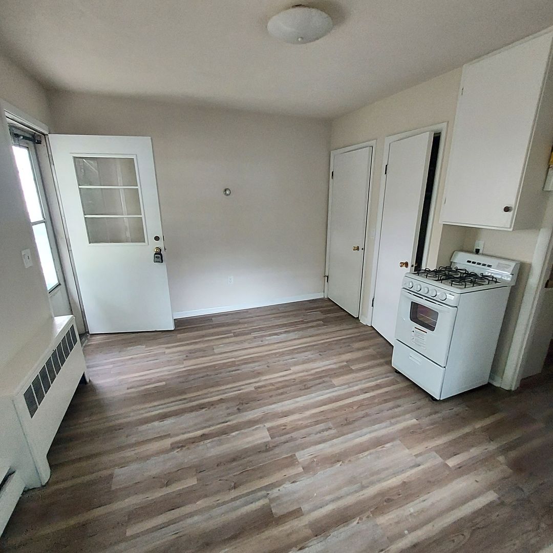 Champaign Apartment: 601 W. Springfield