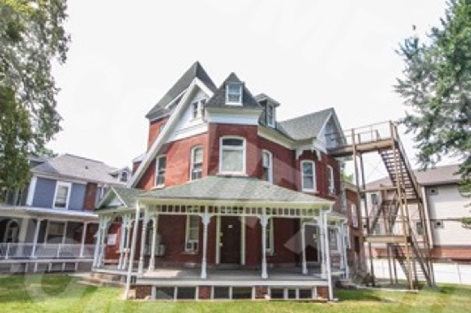 Urbana Apartment: 502 W. Elm