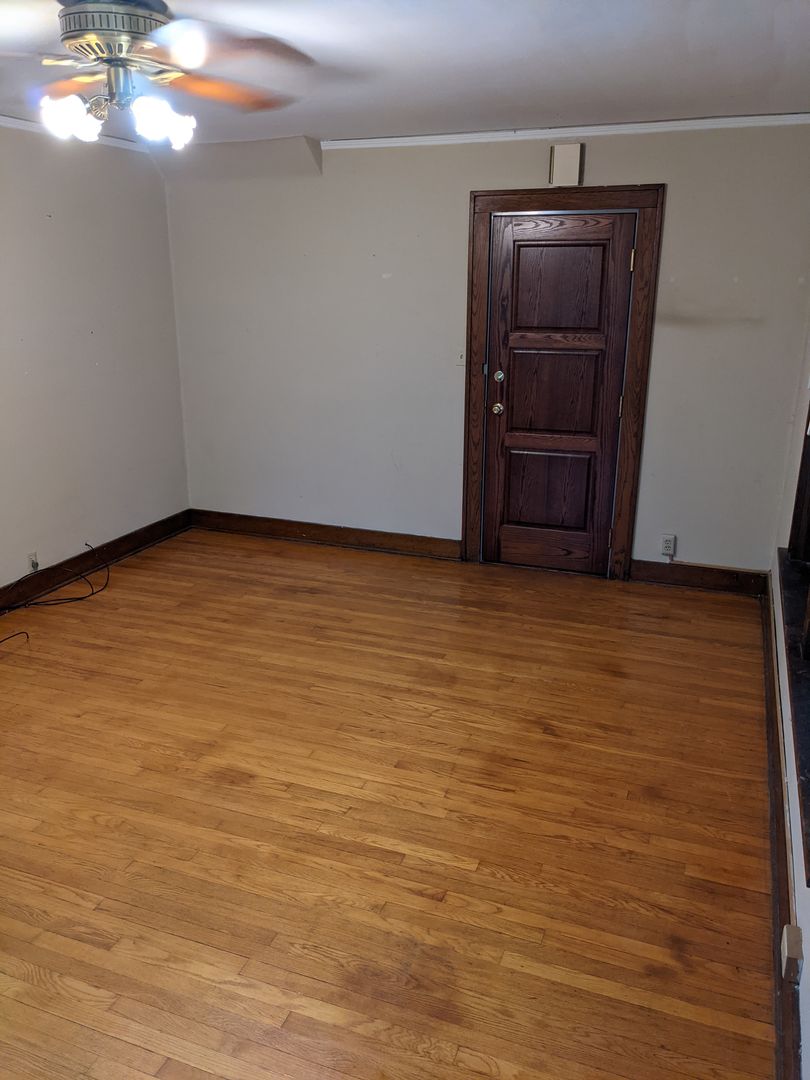 Champaign Apartment: 306 W. Columbia Ave.