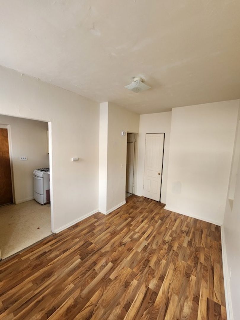 Urbana Apartment: 502 W. Elm